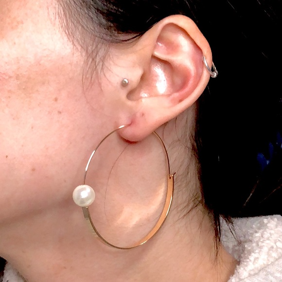 Pearl Gold Earrings - Picture 3 of 3